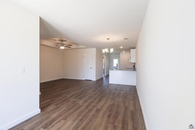Building Photo - 601 Castle Ct