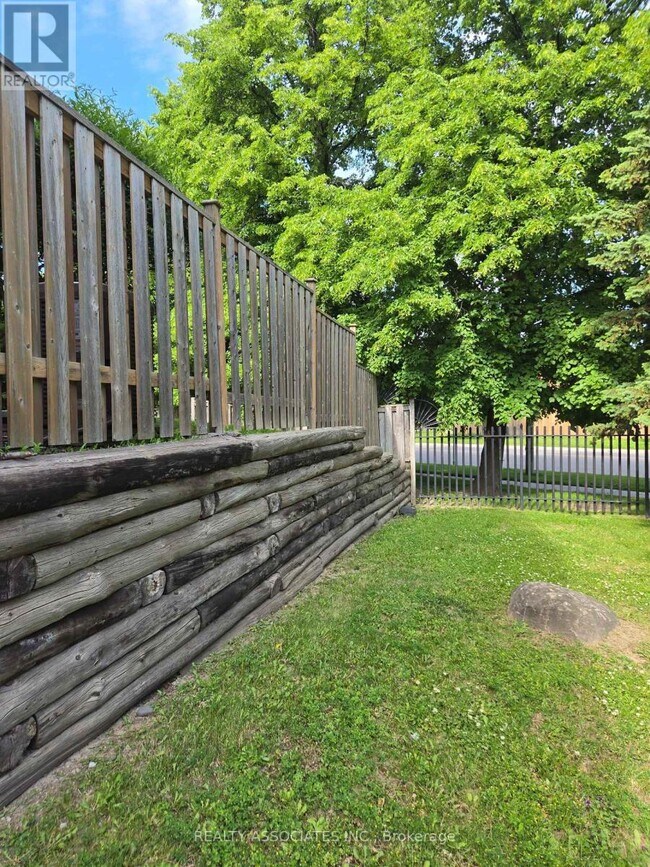 Photo du bâtiment - 2-32 Stonehill Ct
