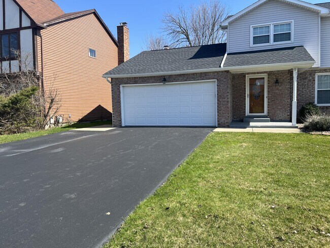 Building Photo - 91 Taverly Dr