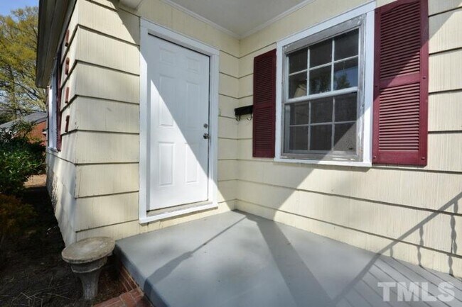 Building Photo - 1817 Hillcrest Dr