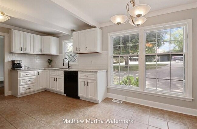 Cocina - 8416 State Line Rd