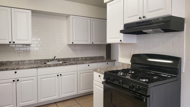 Building Photo - 3439 College View Ct