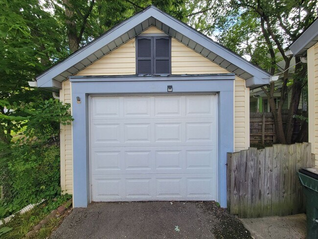 Building Photo - 602 Park Ave 3BR/1BA (Hamilton)