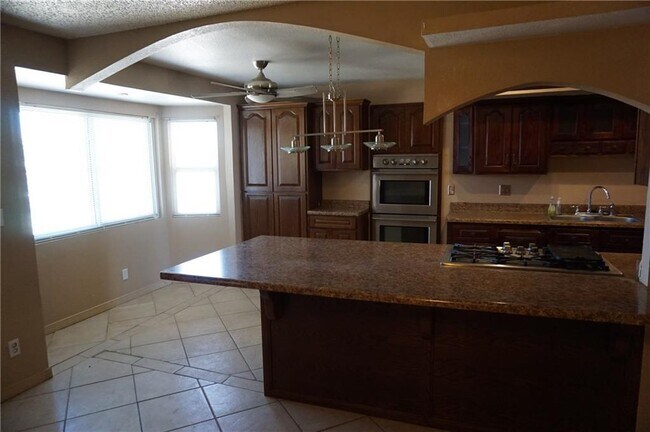 Building Photo - 329 Sereno Dr