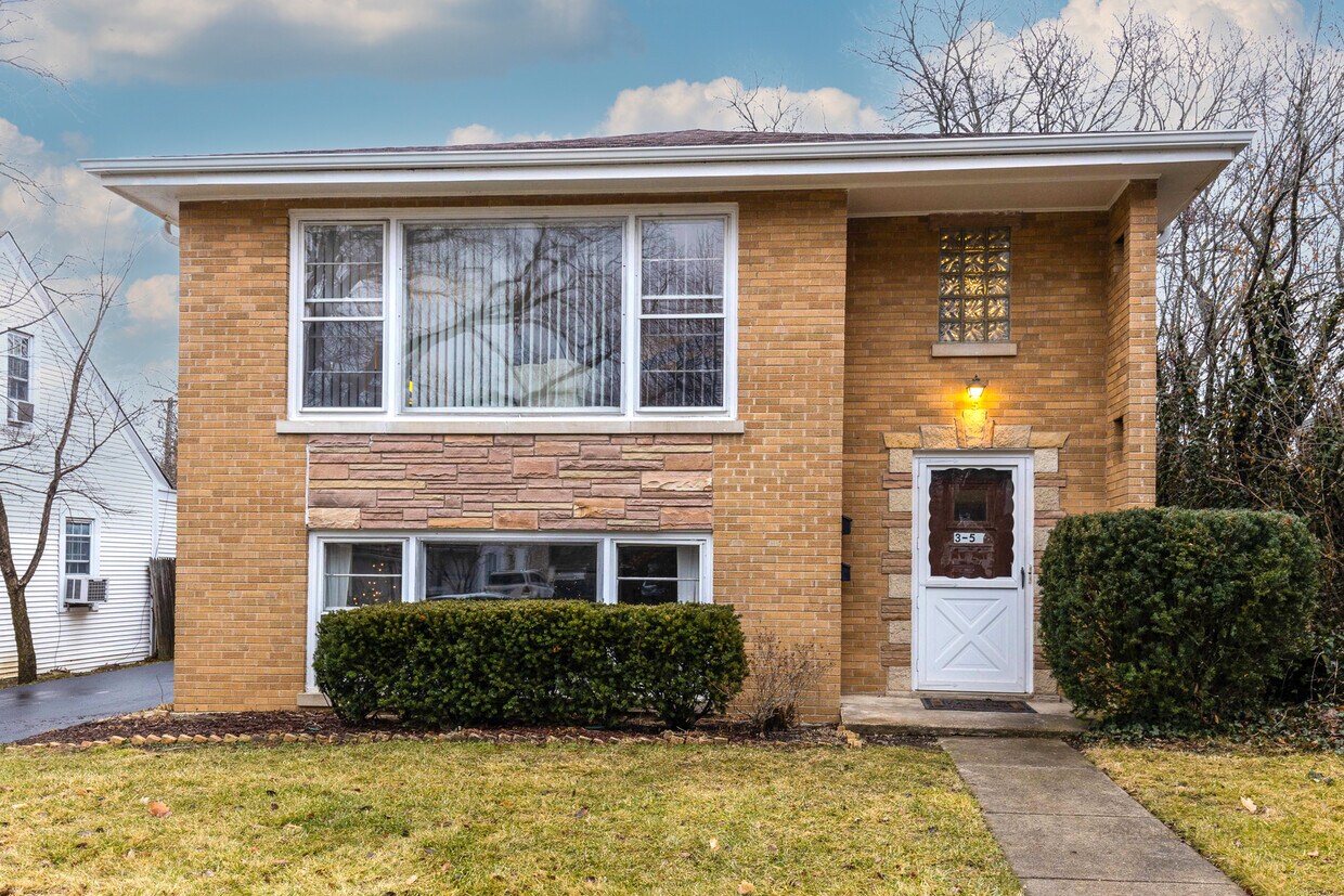 5 S June Terrace, Lake Forest, IL 60045 House Rental in Lake Forest