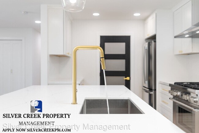 Building Photo - 4 br, 3 bath House - 5253 Meadowwood Ct.