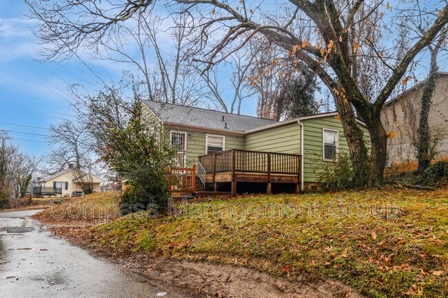 Photo - 611 West Glenwood Avenue Northeast House