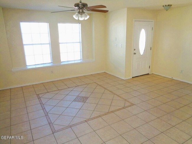 Foto del edificio - 12348 Tierra Humeda Dr