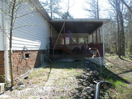 Building Photo - 324 White Oak Dr