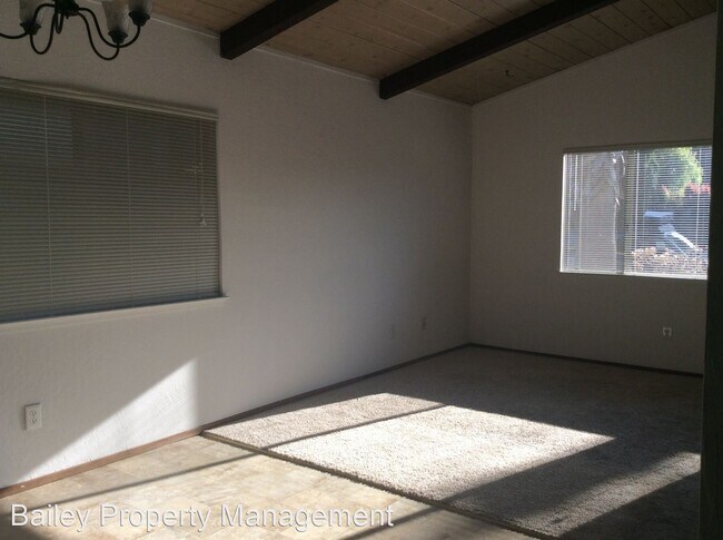 Building Photo - 3 br, 1 bath House - 408 Palm St