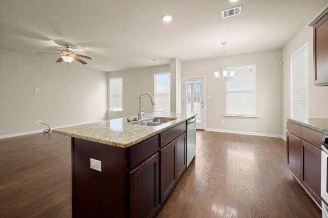 Foto del edificio - 39405 Legacy Lake Dr