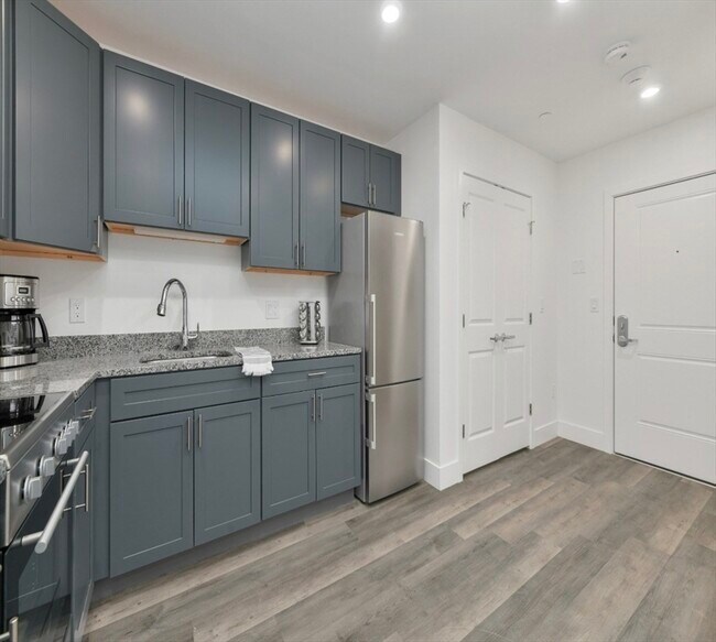 Foto del edificio - 585 Essex St