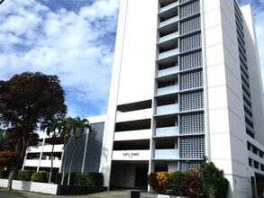 Building Photo - 1556 Piikoi St