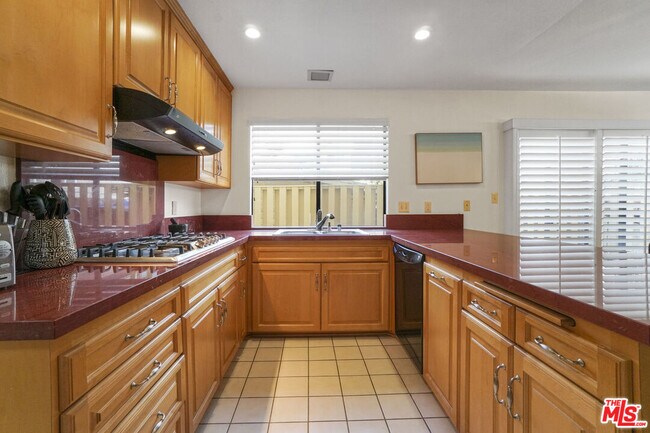 Foto del edificio - 1325 26th St