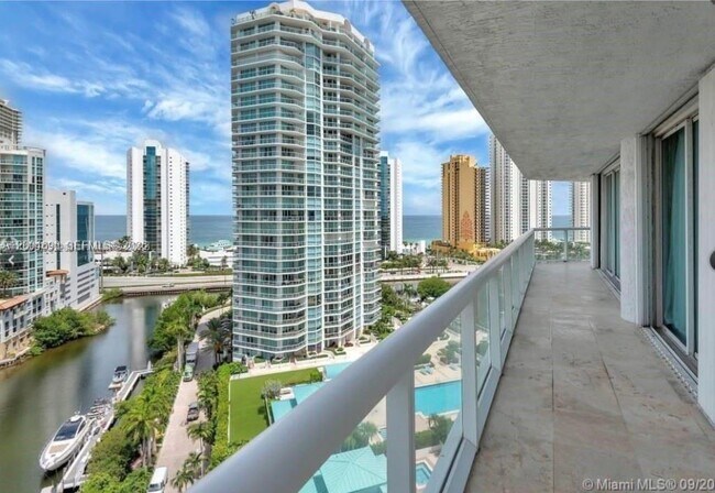 Foto del edificio - 16500 Collins Ave