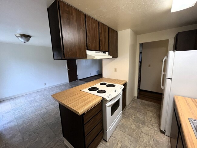 Building Photo - Pet Friendly Arcata Home With Large Yard, LVP Flooring & Laundry Hook Ups