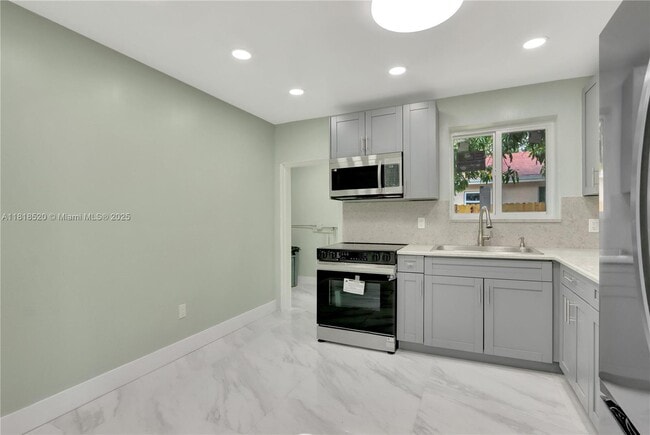 Foto del edificio - 10370 SW 174th Terrace