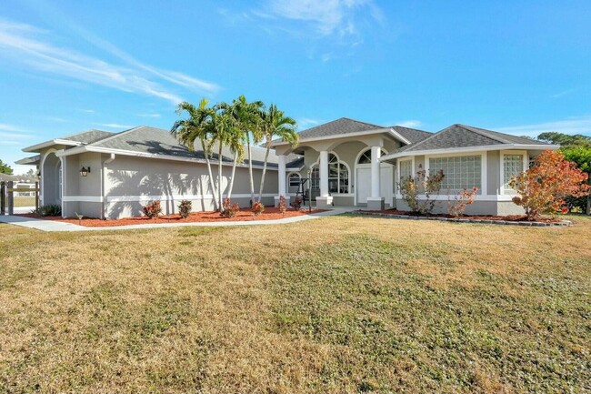 Foto del edificio - 4398 Calamondin Blvd