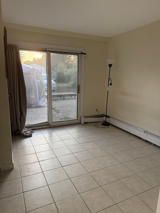 Foto del edificio - 1548 Islip Ave