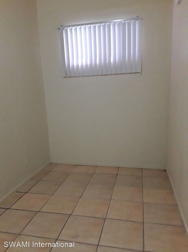 Foto del edificio - 1035-1035 W 102nd St