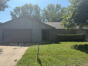 Building Photo - 2517 E Dallas St