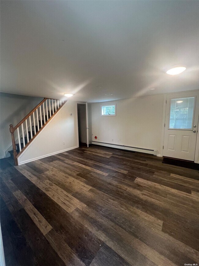 Building Photo - 30 Bellport St