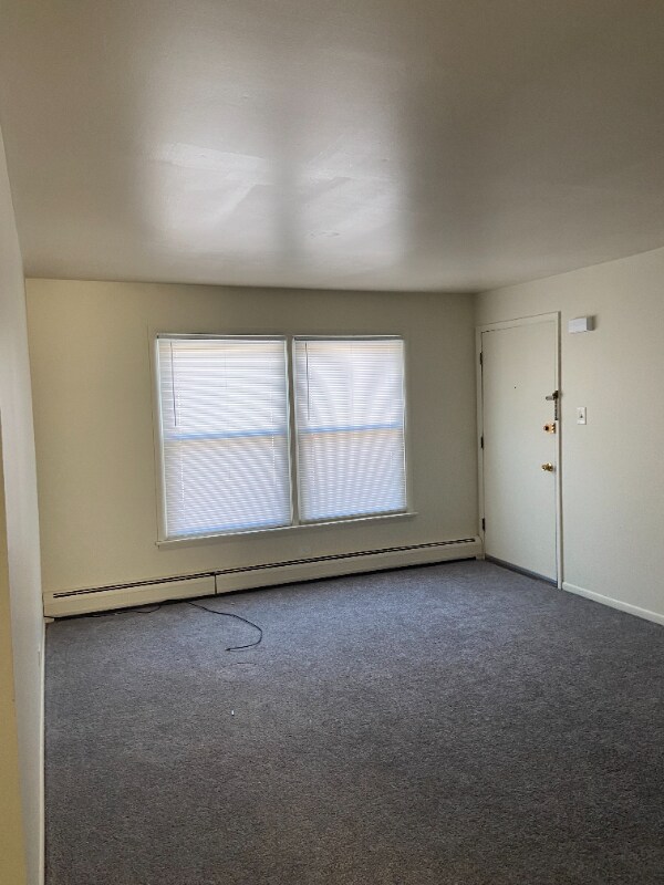 1437 E 155th Pl Unit 1B, Dolton, IL 60419 Room for Rent in Dolton, IL