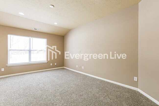 Foto del edificio - 2004 Lisa Walk Dr