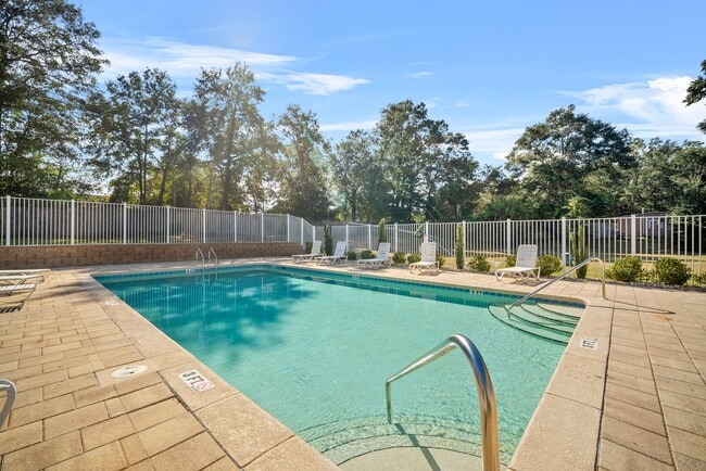 Building Photo - 730 Arbor Lake Dr