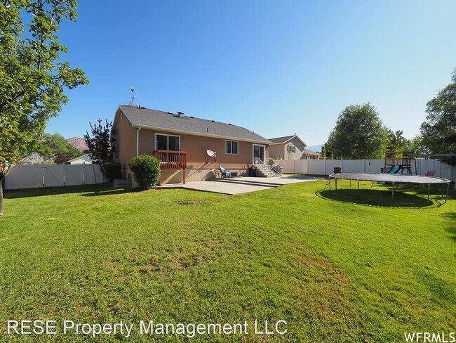 Building Photo - 4 br, 3 bath House - 529 W 2540 N