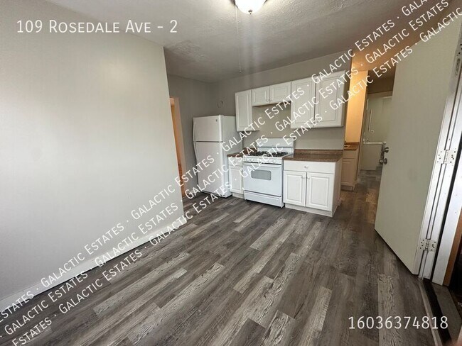 Foto del edificio - 109 Rosedale Ave