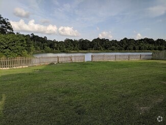 Building Photo - 36044 Raleigh Dr