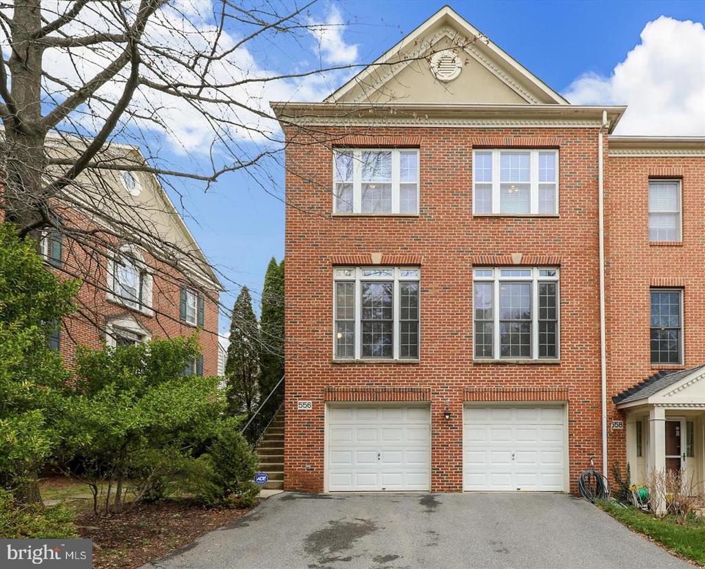 Foto principal - 556 Winding Rose Dr