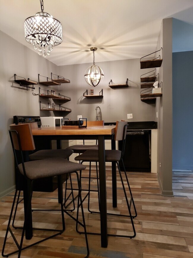 Building Photo - 2500 Light Road