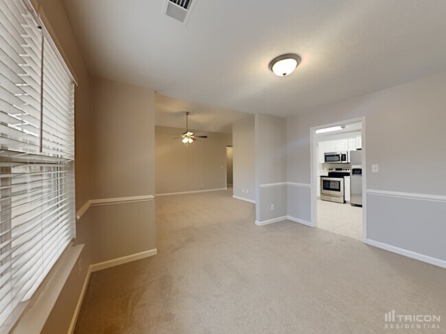Foto del edificio - 300 Willow Forks Ct