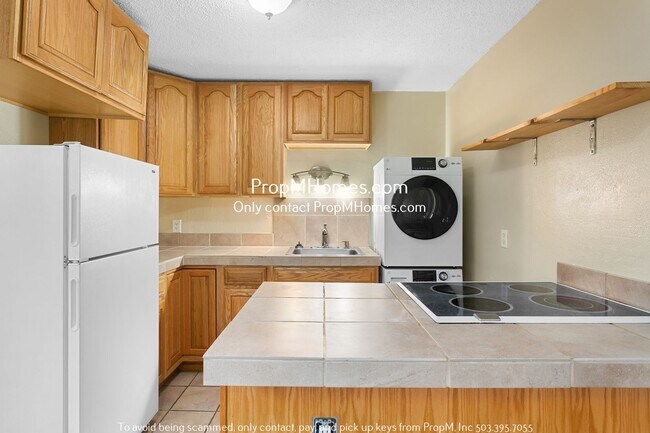 Building Photo - Two Bedroom Apartment in St. Johns - Washe...