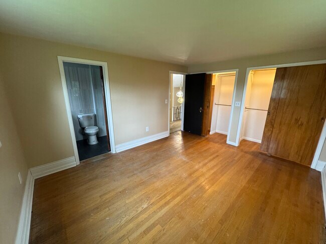 Foto del edificio - 8810 Seneca Ave