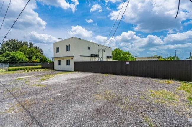 Building Photo - 21845 Goulds Ave