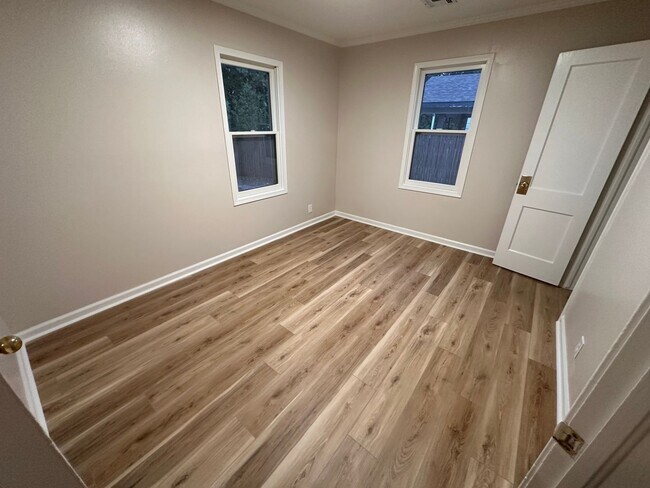 Foto del edificio - $1195 - 2 bedroom/ 1 bathroom - Single Fam...