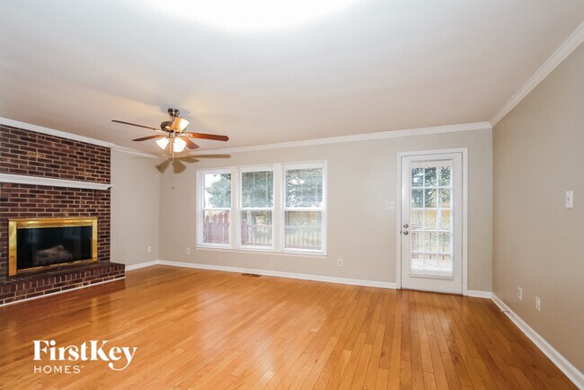 Building Photo - 1400 Heatherbrook Dr