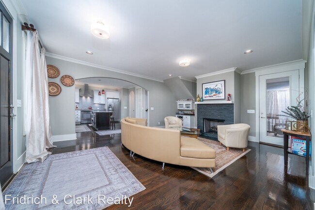 Building Photo - 3 br, 2.5 bath House - 1819 Primrose Ave