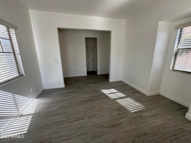 Foto del edificio - 4734 E Olney Ave