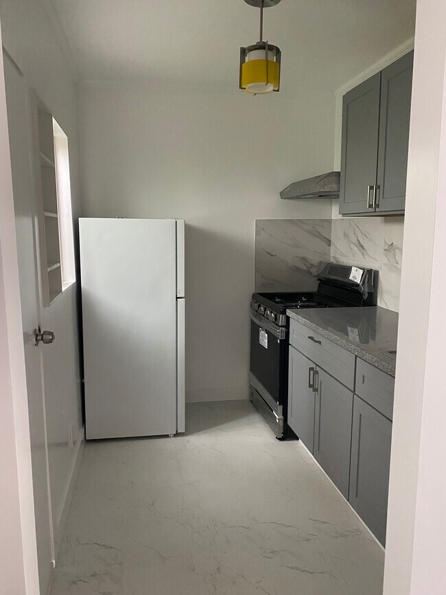 Foto del edificio - 1145 N Formosa Ave