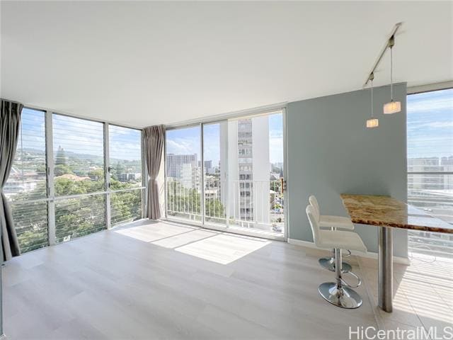 Foto del edificio - 1702 Kewalo St