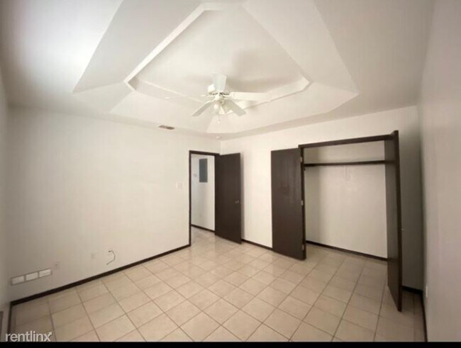 Foto del edificio - 2 br, 1 bath Apartment - 7114 Venus Dr