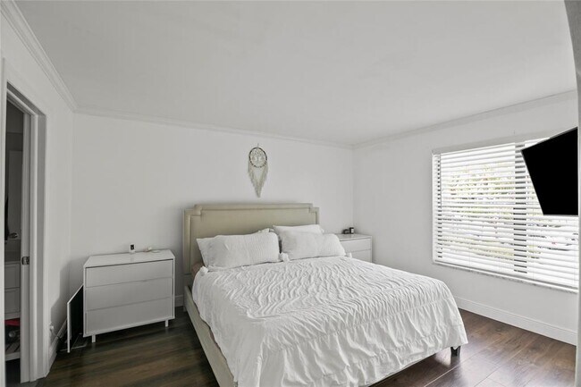 Foto del edificio - 2310 S Cypress Bend Dr