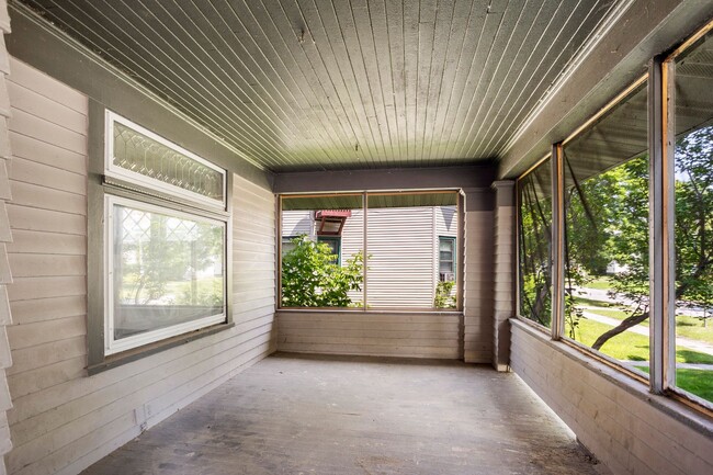 Building Photo - 123 N Maple Ave
