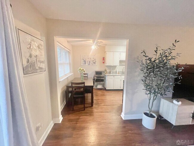 Foto del edificio - 614 Sharon Garden Ct