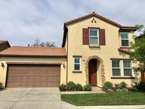 Building Photo - 2404 N Chardonnay Pl