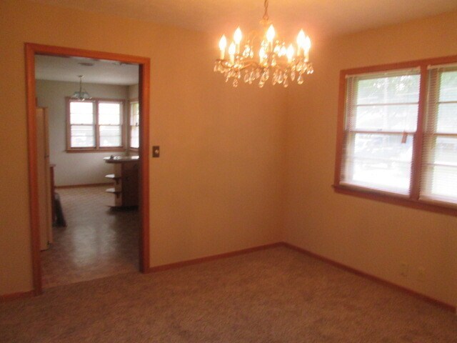 Building Photo - Spacious Single Family Home!